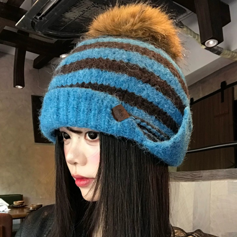 Striped Fluffy Earflap Beanies - Beanie Cuffed Knit 评论和价格